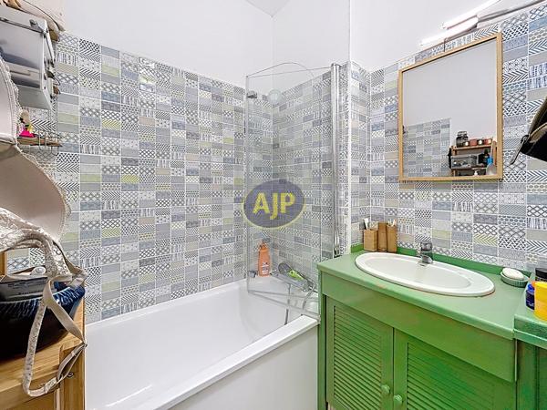 Appartement à vendre Bordeaux - 3 pièces, 68m² avec 2 chambre(s) à 295 000€ - AJP Immobilier Bordeaux Nansouty