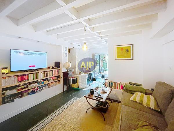 Appartement à vendre Bordeaux - 3 pièces, 68m² avec 2 chambre(s) à 295 000€ - AJP Immobilier Bordeaux Nansouty