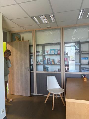 VANNES OUEST - BUREAUX PROFESSIONNELS -LOCAL PRET A L'EMPLOI