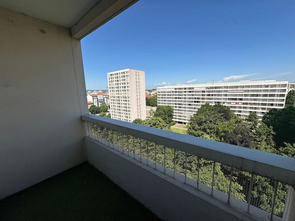 T2 de 50 m² ? Villeurbanne / Sud Flachet ? 2 balcons, étage élevé, lumineux, cave et parking collectif