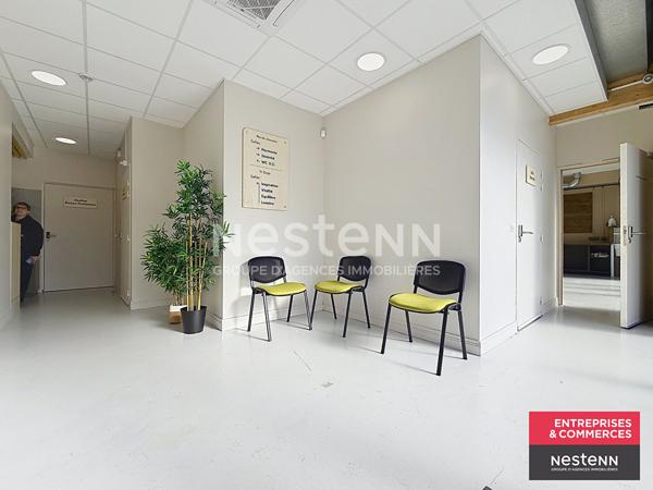 Espace professionnel composé de 2 bureaux en centre ville d'environ 26,51 m2 complété  d'espaces communs partagés