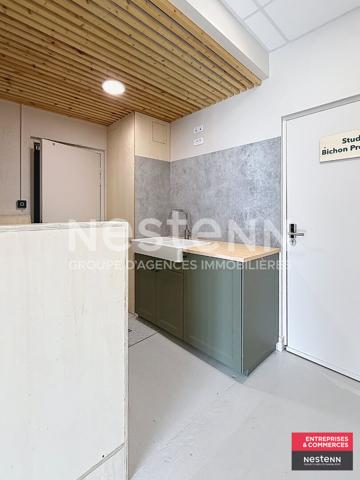 Espace professionnel composé de 2 bureaux en centre ville d'environ 26,51 m2 complété  d'espaces communs partagés