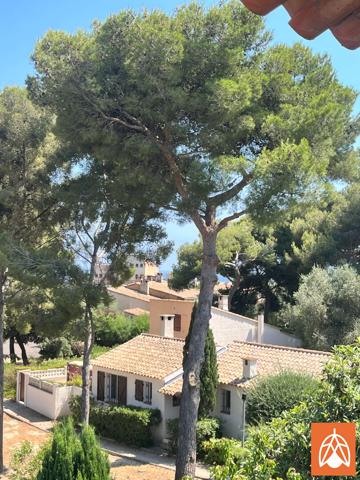 T2 avec Terrasse et parking Sausset les pins Sausset les pins T2 avec Terrasse et parking Sausset les pins Sausset les pins