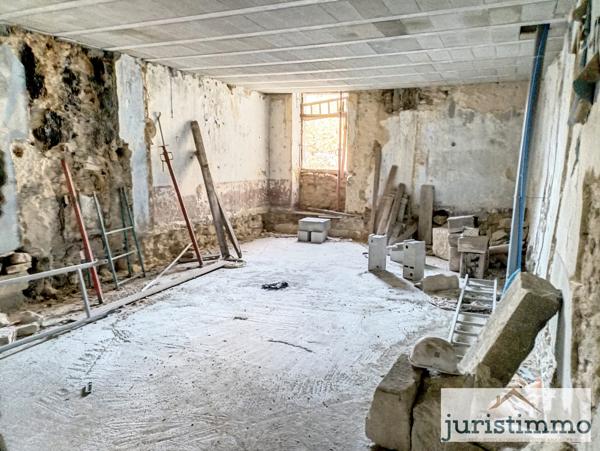 Bollène (84500) Immeuble de Caractère au Cœur de la Ville avec Terrasse et Potentiel