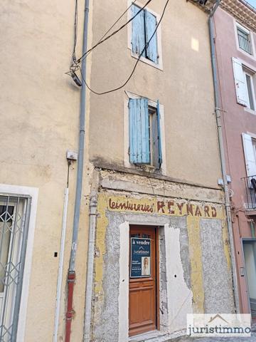 Bollène (84500) Immeuble de Caractère au Cœur de la Ville avec Terrasse et Potentiel