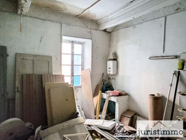 Bollène (84500) Immeuble de Caractère au Cœur de la Ville avec Terrasse et Potentiel