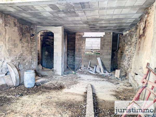 Bollène (84500) Immeuble de Caractère au Cœur de la Ville avec Terrasse et Potentiel