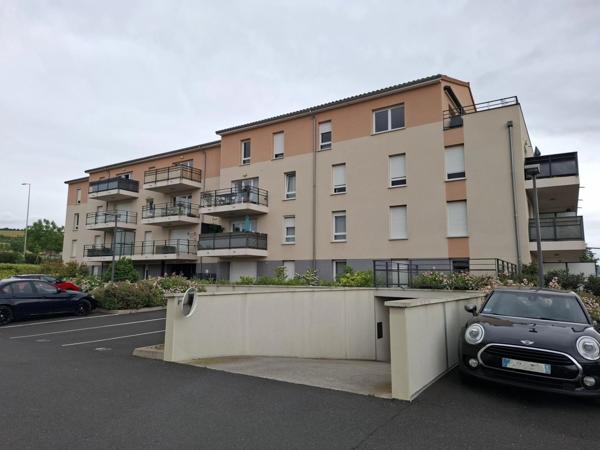 Appartement T2 avec balcon, garage double et place de parking privative – Cournon d’Auvergne (63800) - 138 000 euros