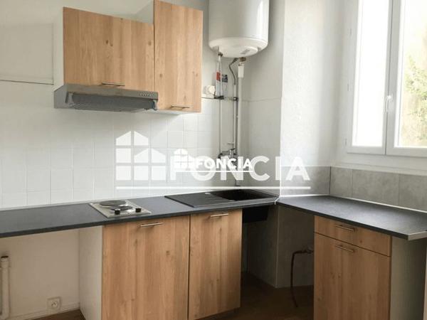 Location Studio 22 m² - 19 RUE GEORGES LASSALLE Tarbes 65000