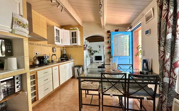 Maison à vendre    3 pièces •  Vauvert