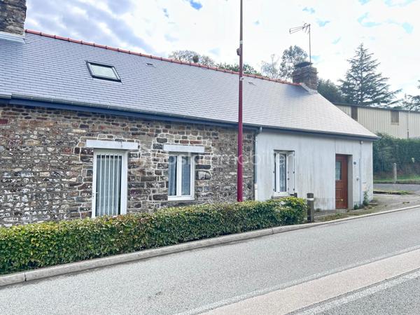 Située à seulement 15 minutes de Vitré, 20 minutes de Fougères et à 12 minutes d’Ernée, venez découvrir cet ensemble immobilier offrant de belles opportunités pour un projet d’investissement locatif ou de résidence principale

Il comprend : Une maison d’habitation d’environ 72 m2 avec jardin et garage + un terrain constructible (non attenant) de 342 m2

La maison est composée d’une pièce de vie de 29 m2, d’une pièce cuisine de 9 m2, de 2 chambres, d’une salle d’eau, d’un grenier aménageable d’environ 63 m2 au sol, d’une cave, d’un garage de 18 m2, le tout sur un terrain attenant de 250 m2.

Ce bien nécessite une rénovation sans travaux de gros œuvre car les menuiseries sont en PVC double vitrage et la couverture a été entièrement refaite en 2023.

Les atouts qui font la différence : 
✅Maison qui peut être agrandie avec le grenier aménageable
✅Jardin attenant à la maison et garage
✅Couverture neuve
✅En bonus un terrain constructible qui laisse de nombreuses possibilités.