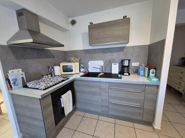 TRES BEL Appartement de 61 m2 datant de 2009 dans le Morbihan  (14 km de Lorient, 25 min des plages)