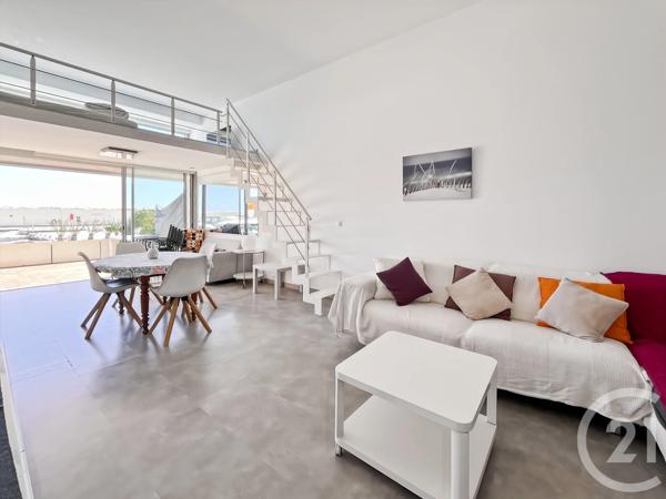 Appartement F2 à vendre  3 pièces - 65 m 2   BANDOL  - 83