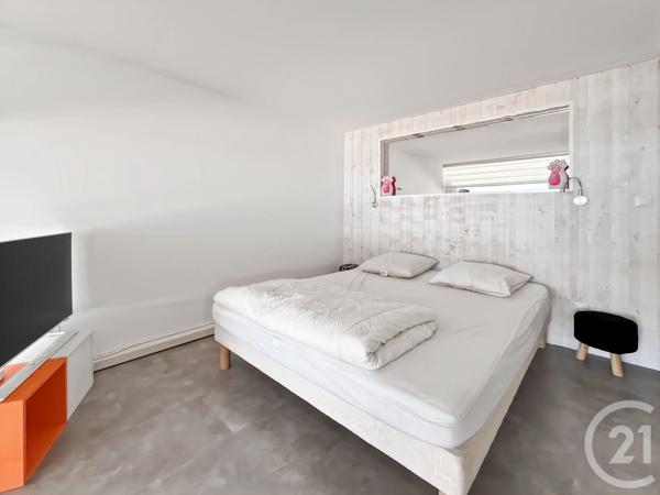 Appartement F2 à vendre  3 pièces - 65 m 2   BANDOL  - 83