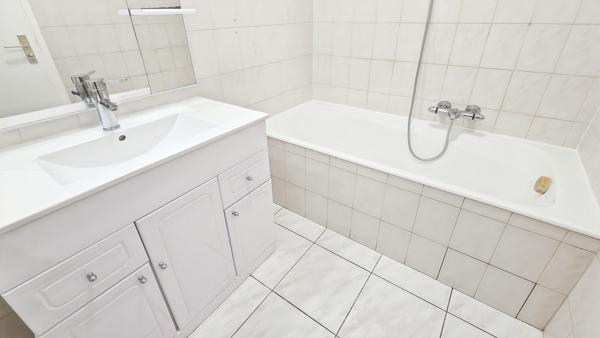 Emplacement idéal gare et centre-ville à pied