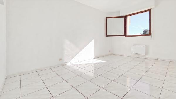 Emplacement idéal gare et centre-ville à pied