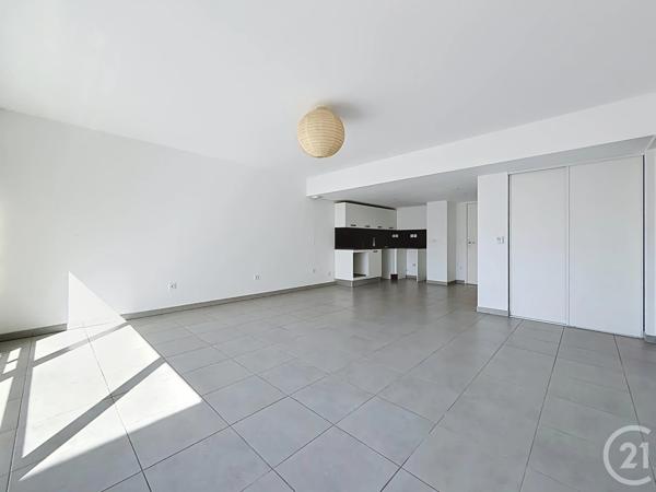 Appartement F2 à vendre  2 pièces - 53,90 m 2   ST RAPHAEL  - 83