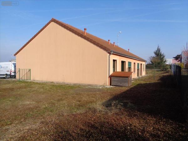 Local professionnel à vendre à Saints-Geosmes en Haute-Marne (52200), ref : 52020-04820