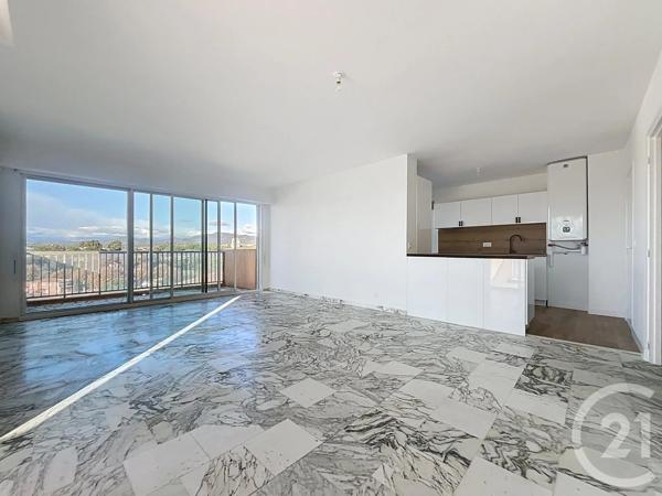 Appartement T3 à vendre  3 pièces - 84 m 2   ST RAPHAEL  - 83