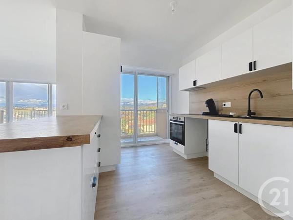 Appartement T3 à vendre  3 pièces - 84 m 2   ST RAPHAEL  - 83