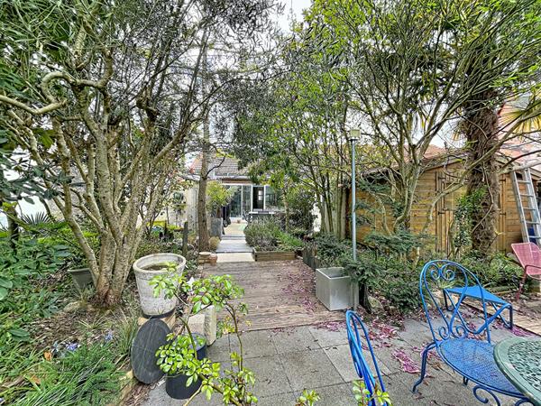 Maison 4 chambres, Nantes Sud, jardin, stationnements, Commerces et Transports