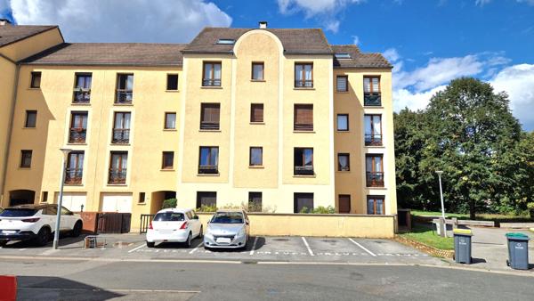 À vendre : Appartement 3 pièces à COMBS LA VILLE