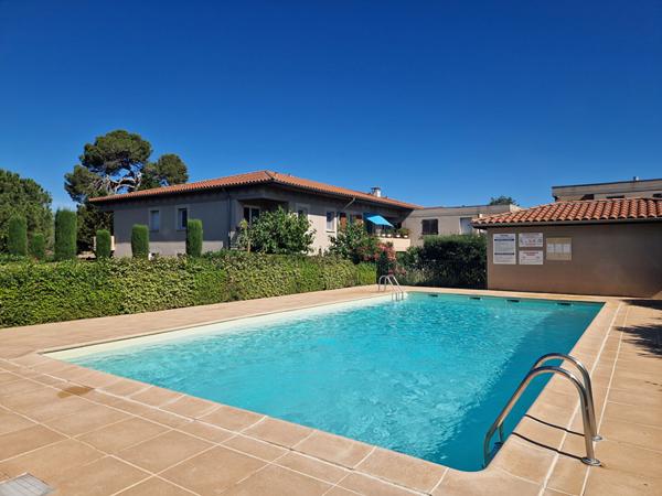 Appartement Poussan 2 pièce(s) 45 m2 avec place de parking