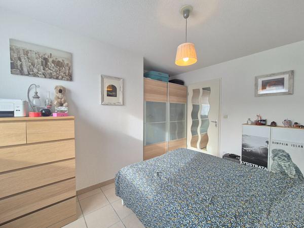 Appartement Poussan 2 pièce(s) 45 m2 avec place de parking