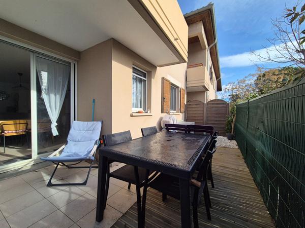 Appartement Poussan 2 pièce(s) 45 m2 avec place de parking