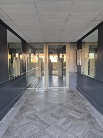 Appartement Poussan 2 pièce(s) 45 m2 avec place de parking