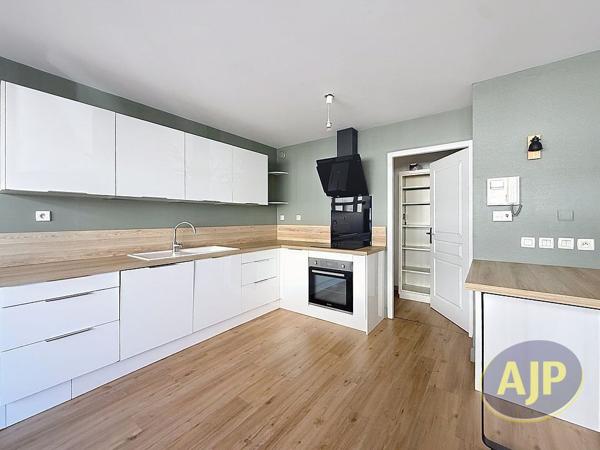 Appartement à vendre Arcachon - 2 pièces, 60m² avec 1 chambre(s) à 329 000€ - AJP Immobilier Arcachon