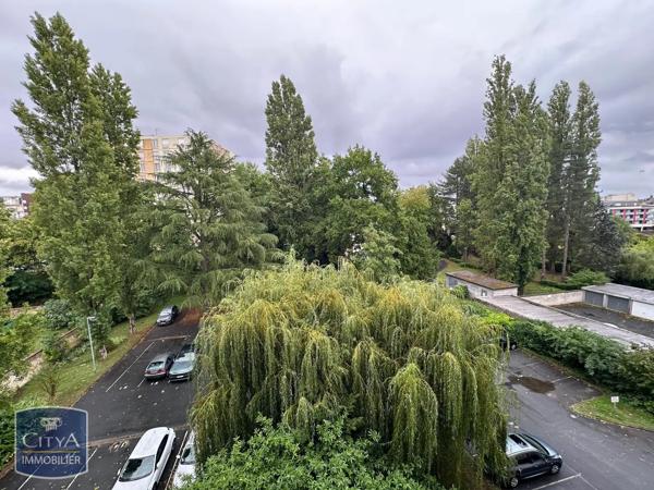Appartement à louer 2 pièces 49.02m² Châteauroux (36000)