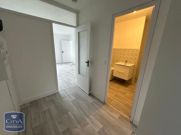 Appartement à louer 2 pièces 49.02m² Châteauroux (36000)