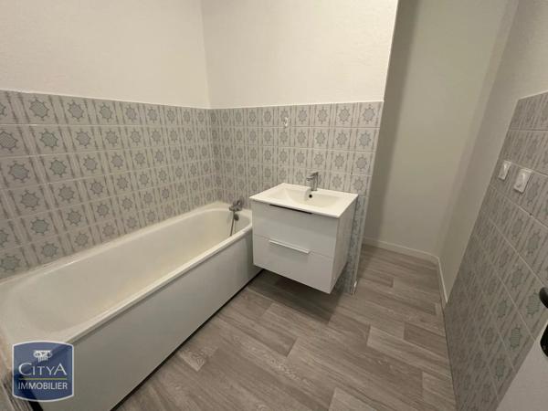 Appartement à louer 2 pièces 49.02m² Châteauroux (36000)