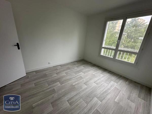 Appartement à louer 2 pièces 49.02m² Châteauroux (36000)