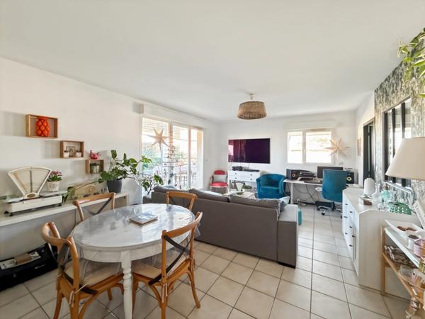 APPARTEMENT T3 de 70 m² AVEC TERRASSE de 48 m²