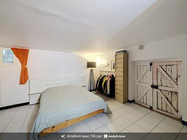 Appartement 3 pièces 98 m²  Charme troglodyte en hyper centre d'Aix-les-Bains