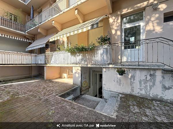 Appartement 3 pièces 98 m²  Charme troglodyte en hyper centre d'Aix-les-Bains