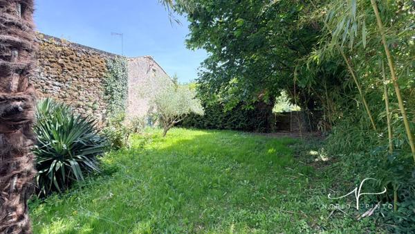 Maison médiévale de caractère – 248 m² habitables avec jardin clos au cœur du quartier Saint-Jacques
