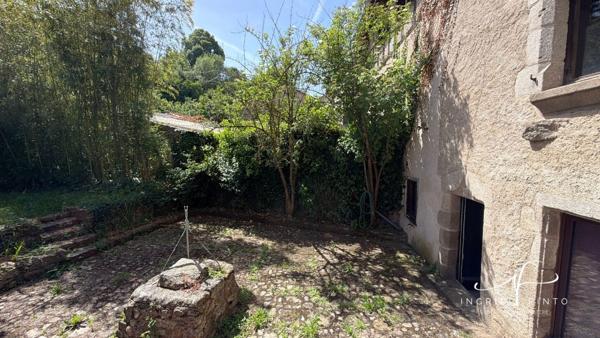 Maison médiévale de caractère – 248 m² habitables avec jardin clos au cœur du quartier Saint-Jacques