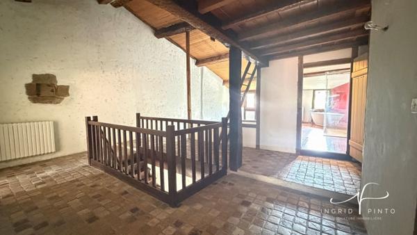 Maison médiévale de caractère – 248 m² habitables avec jardin clos au cœur du quartier Saint-Jacques