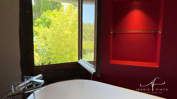 Maison médiévale de caractère – 248 m² habitables avec jardin clos au cœur du quartier Saint-Jacques