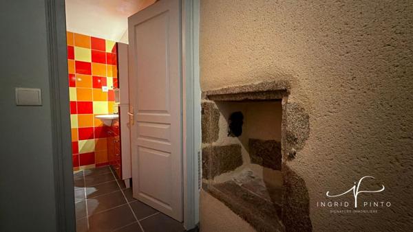 Maison médiévale de caractère – 248 m² habitables avec jardin clos au cœur du quartier Saint-Jacques
