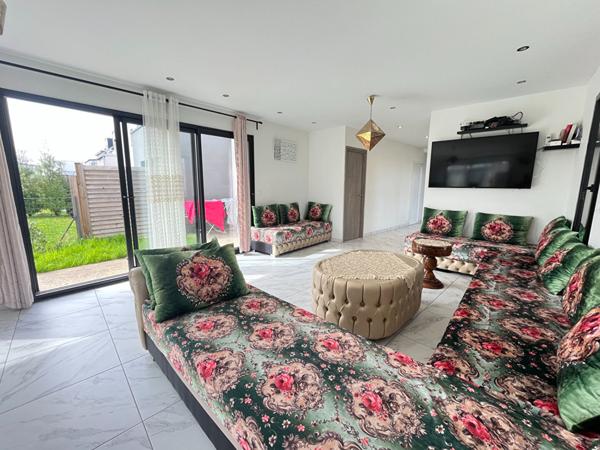 A VENDRE NOYAL CHATILLON - Maison contemporaine 2022 env.194m² - Terrain SUD OUEST 465m²