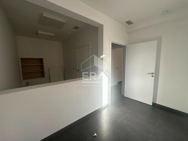 A VENDRE 83470 SAINT MAXIMIN LA SAINTE BAUME IMMEUBLE SUR DEUX ETAGES 145 M² AVEC ASCENCEUR DEUX CAVES
