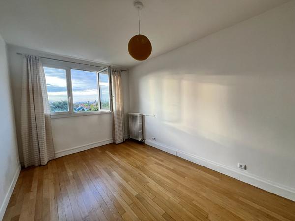 Appartement 3 pièces dernier étage 94210 La Varenne Saint Hilaire