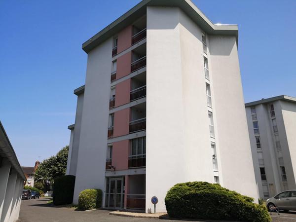 Appartement 2 chambres, Nevers, proche centre-ville, balcon, garage, 2 heures de Paris