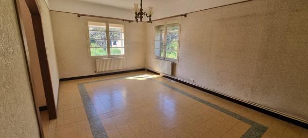 Maison à rénover 3 pièce(s) 70 m2 sur 200m² avec stationnements