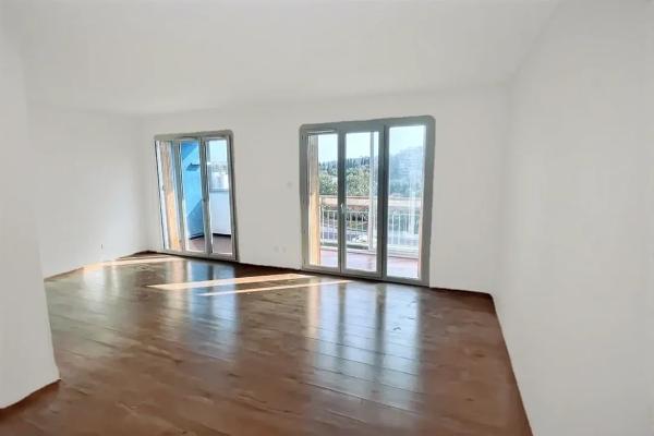 Appartement T3 lumineux  avec 2 grands balcons  -Toulon Est