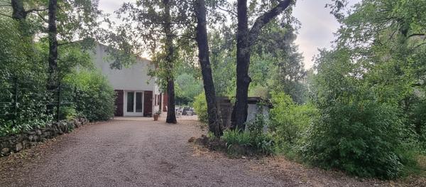 Villa individuelle 3/4p 80m2 Piscine 1230m2 Jardin